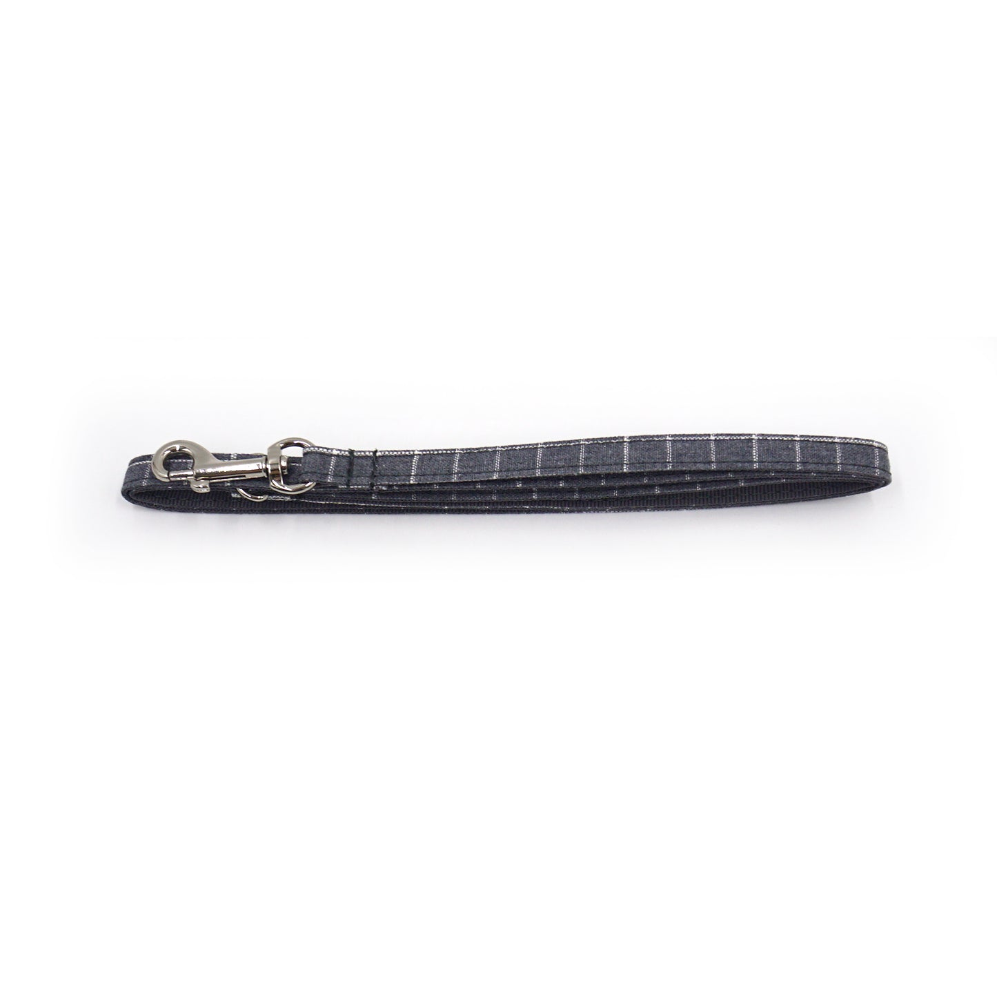 Laisse pour chat et chaton motif carreaux gris, extensible et clip métallique.