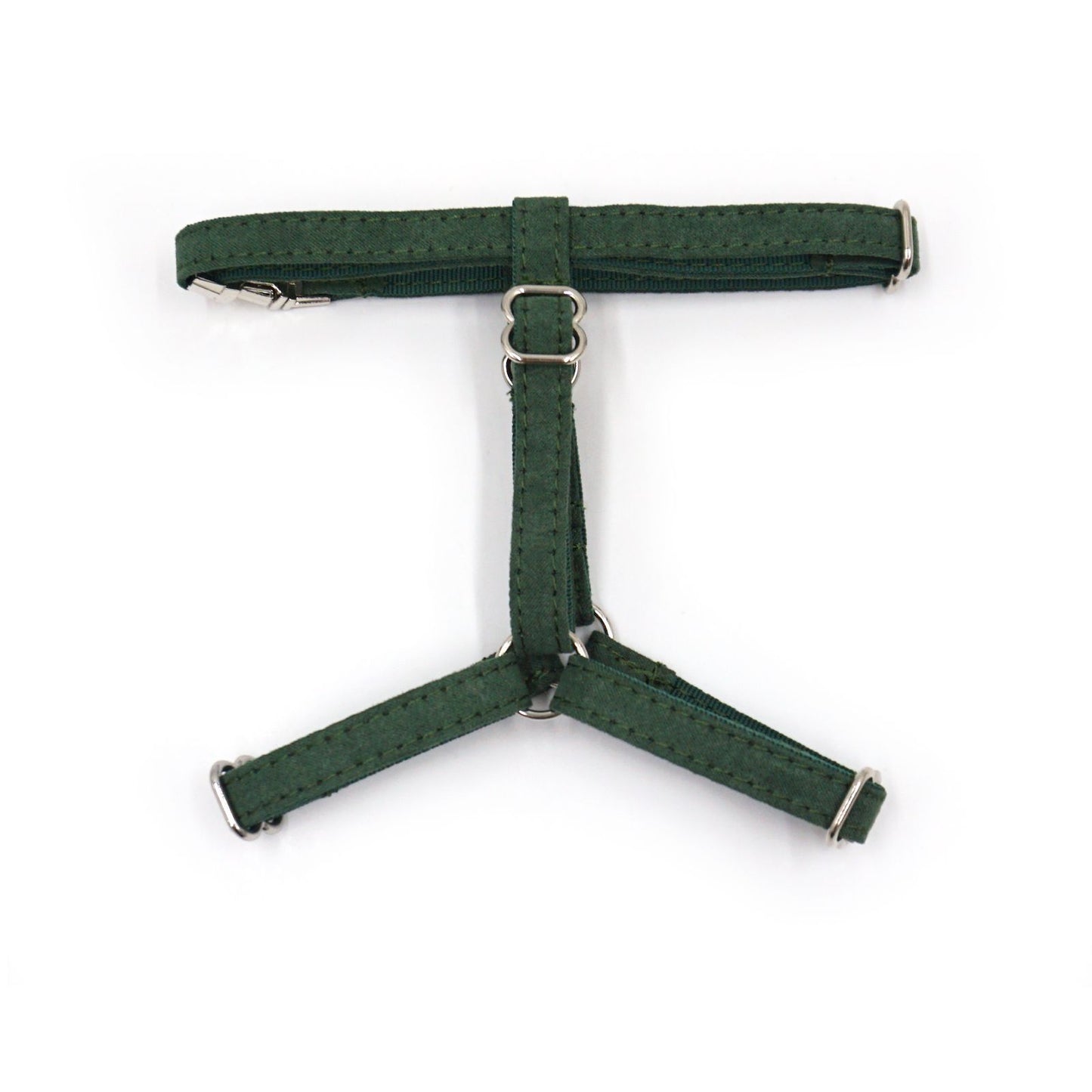 Harnais pour chat personnalisé coton vert sapin, vue d’ensemble montrant les trois sangles ajustables et les boucles métalliques.