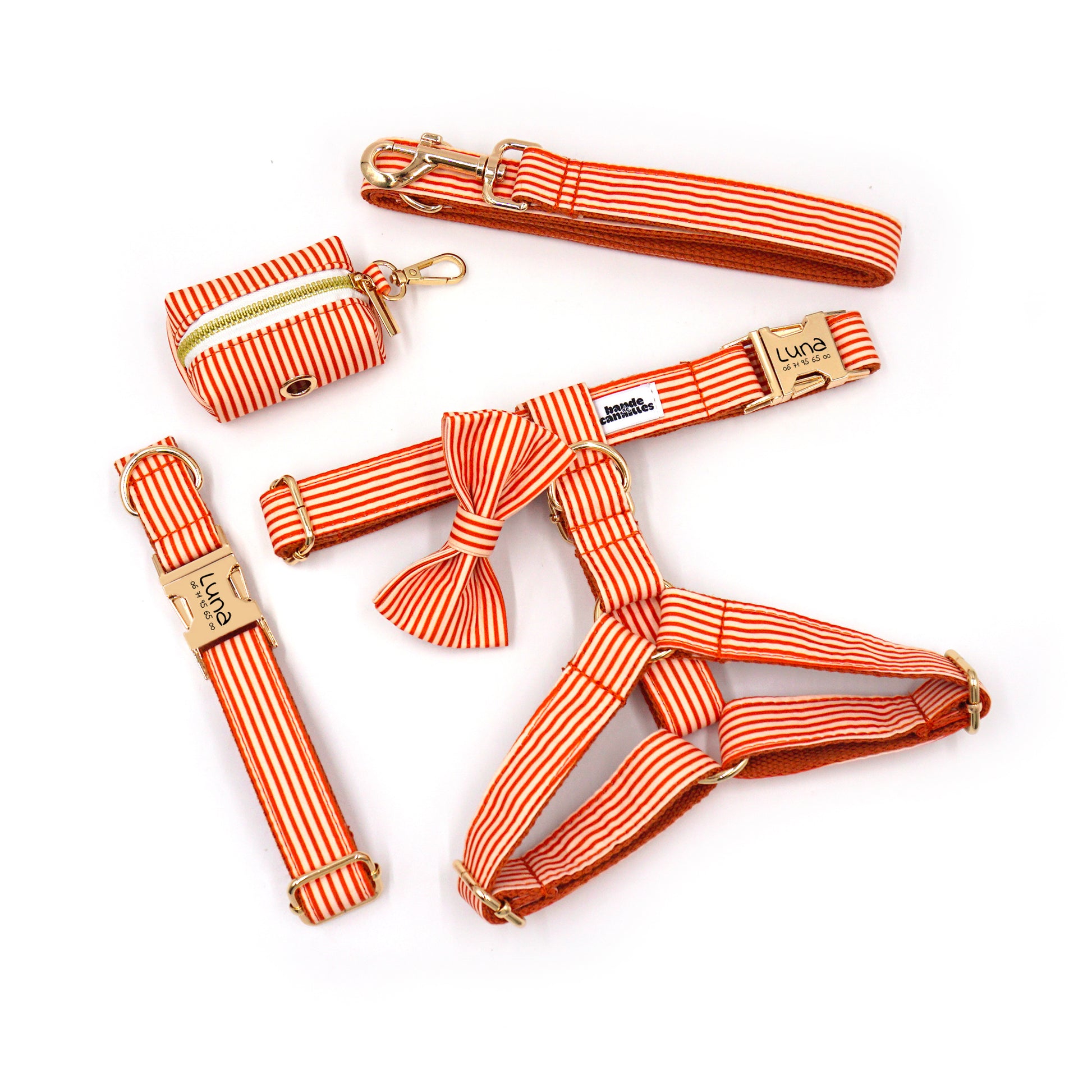 Kit Complet Chien Personnalisé Coton Rayé Orange: collier, harnais et laisse assortis, couture rayée orange et blanc.
